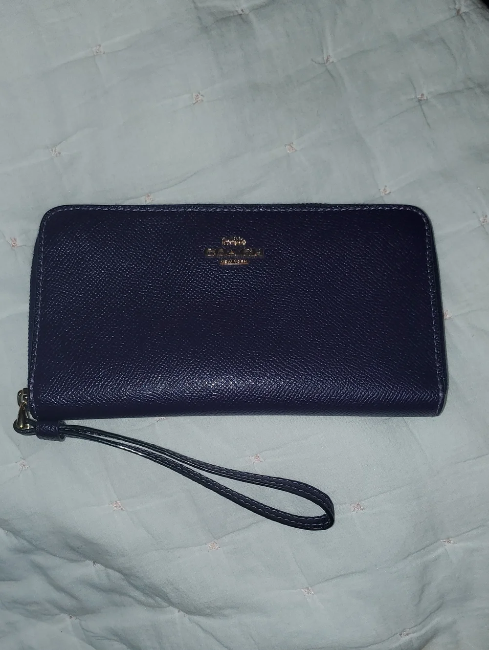 COACH MIDNIGHT BLUE / DARK PURPLE ZIP AROUND WALLET NWOT